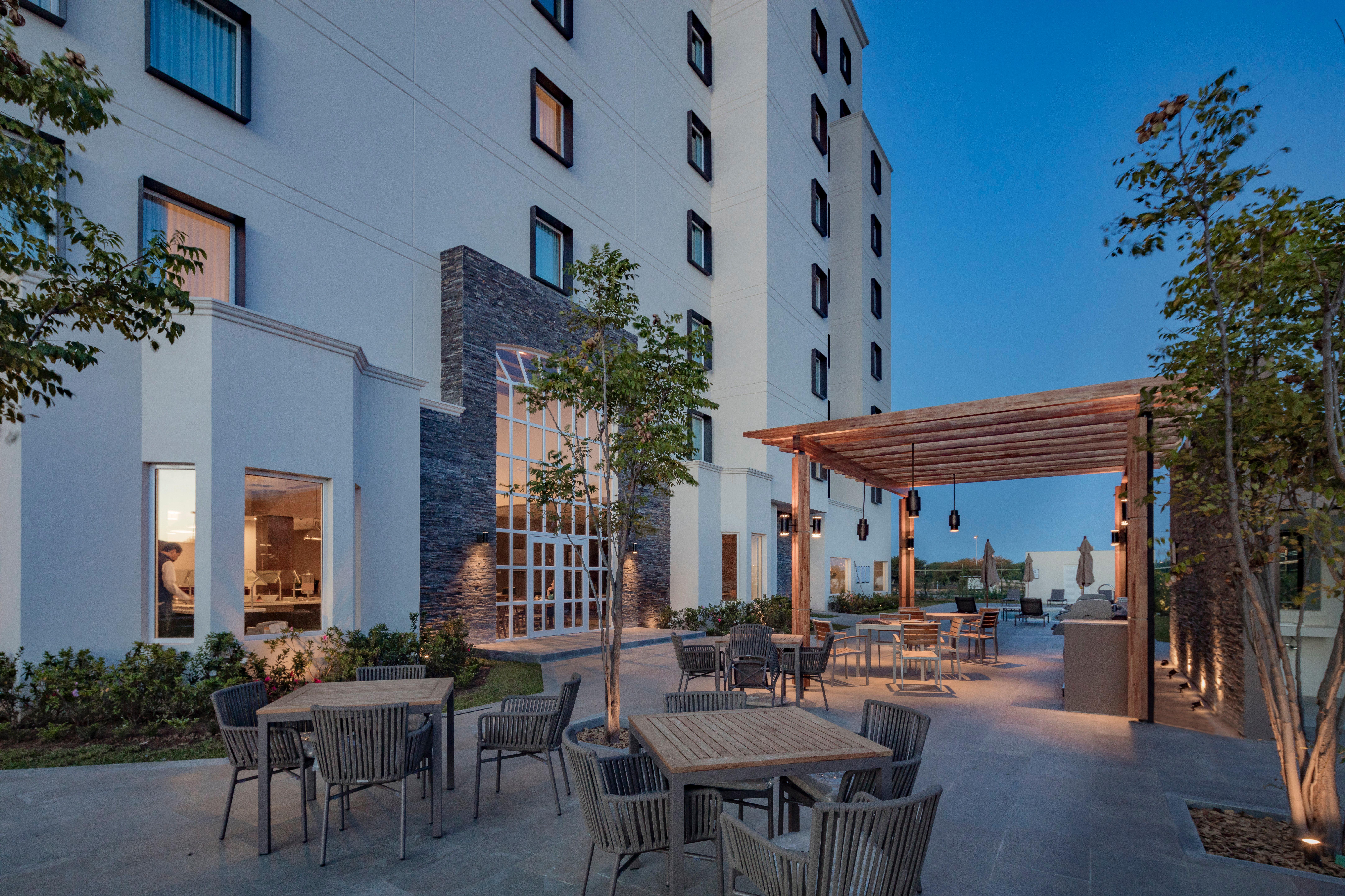 Staybridge Suites - Saltillo By Ihg Exterior photo